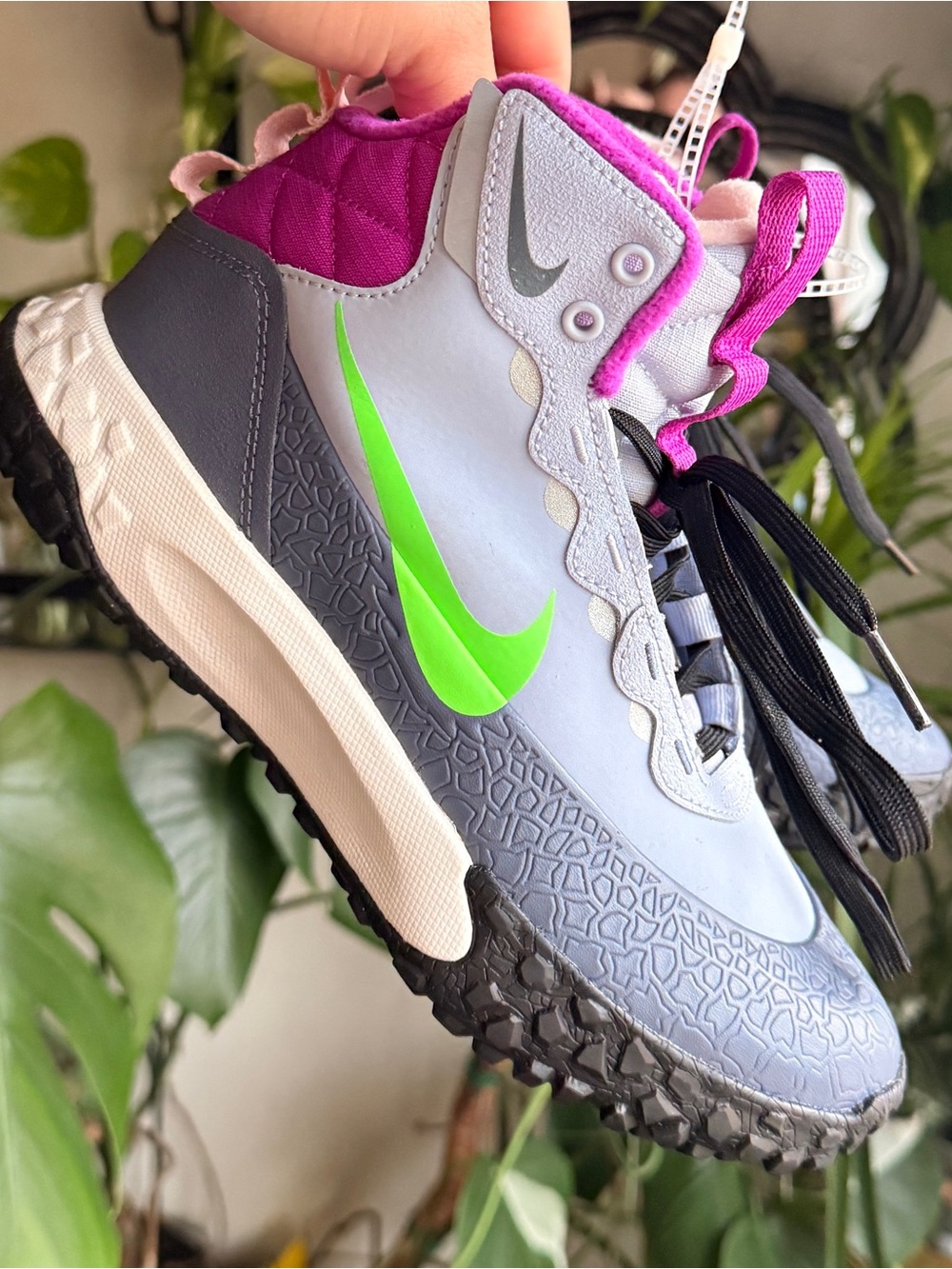 Nike Terrascout Ghost Vivid Purple Green Strike